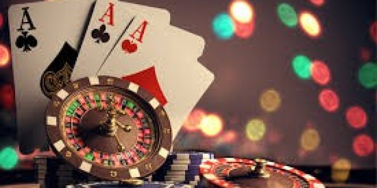 Quem nunca deu aquela girada num caça-níquel, ainda não sentiu a adrenalina. As máquinas de slots são as estrelas das pl