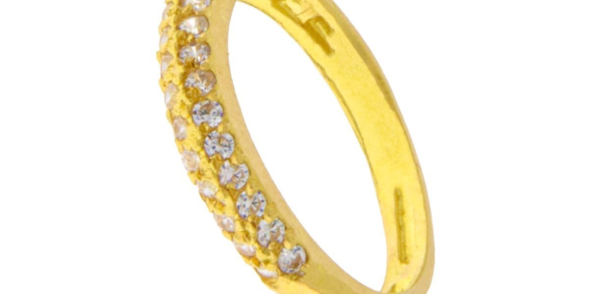 Discover the Timeless Elegance of Gold Jewellery in the UK
